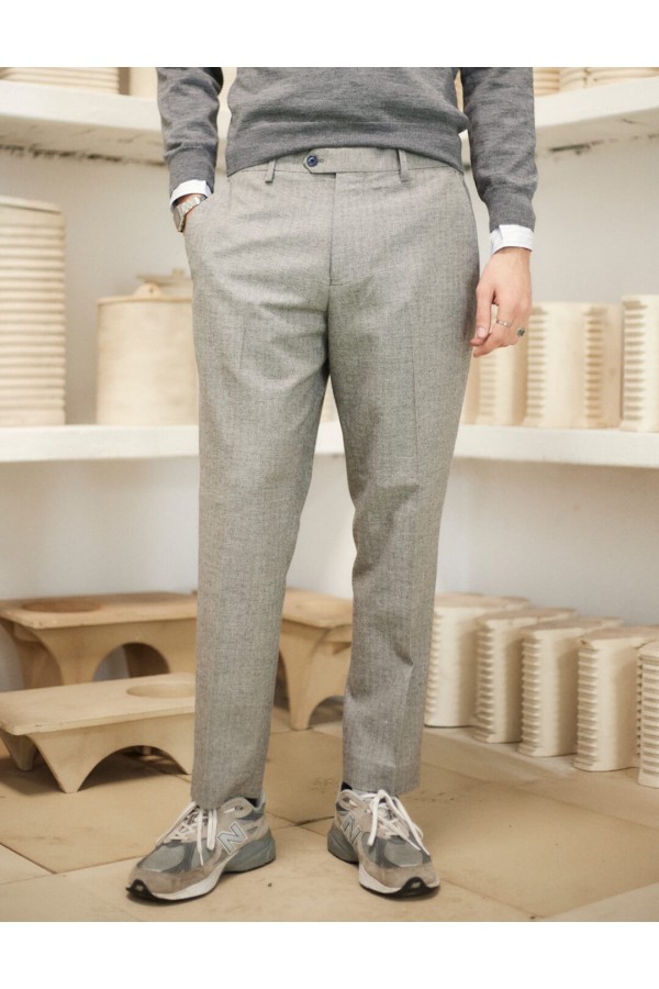 Pantalón espiga tapered fit