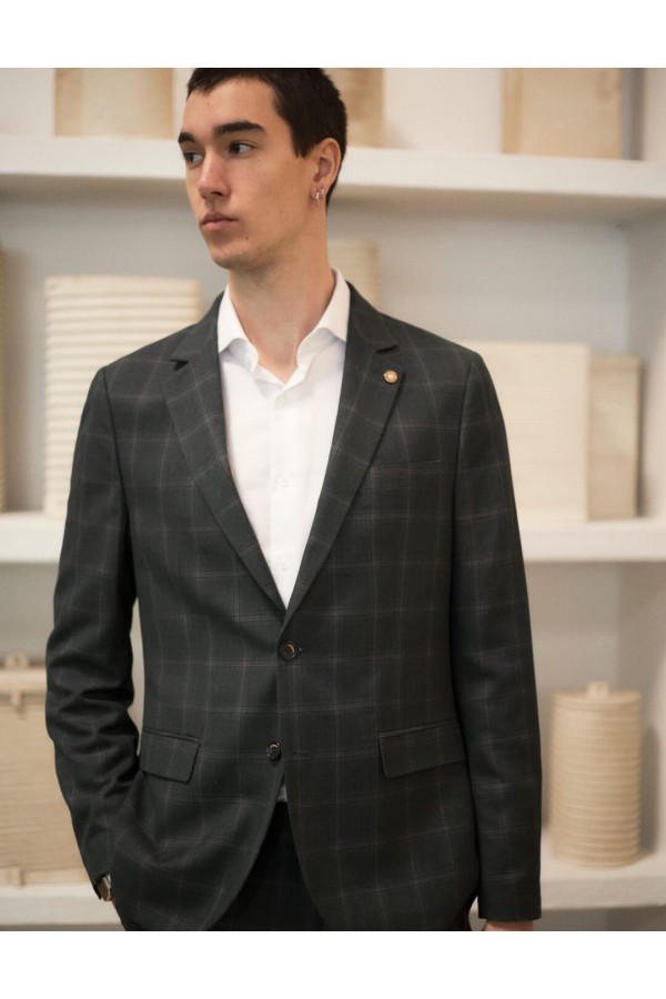 Traje sarga tejida en...