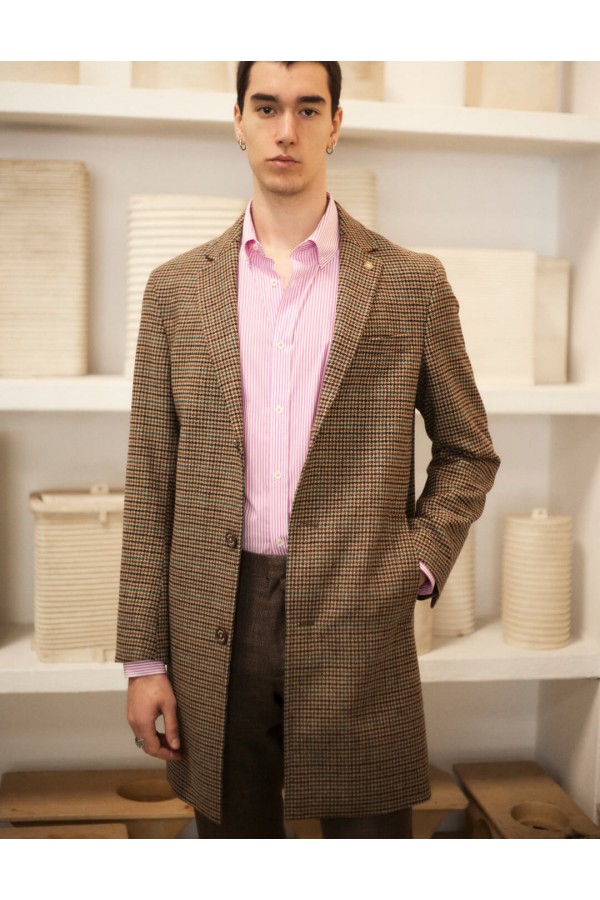 Semi-traditional 3-button...