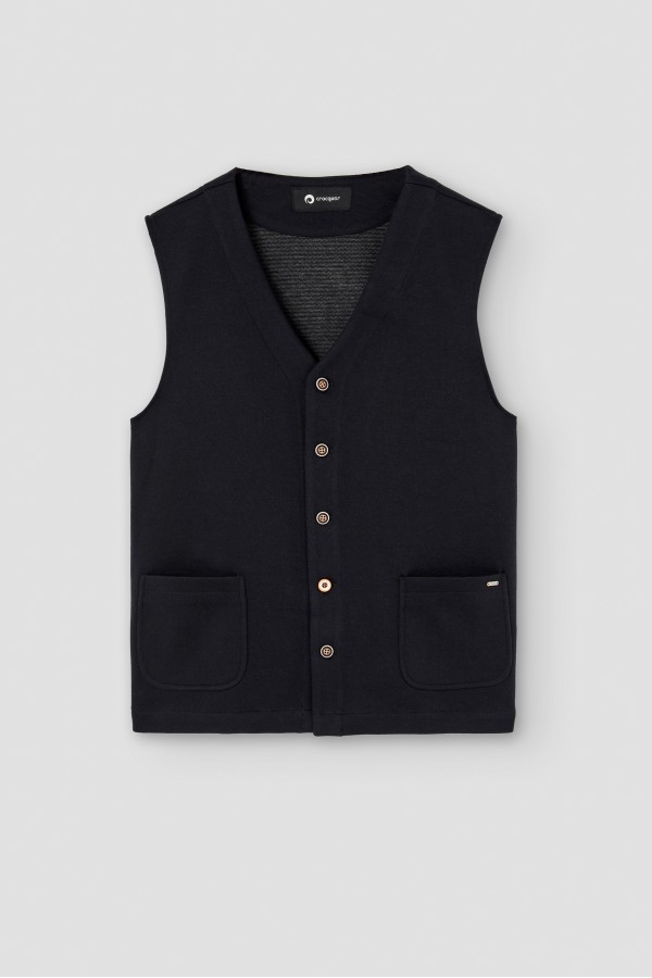 Knit vest with patch-pockets